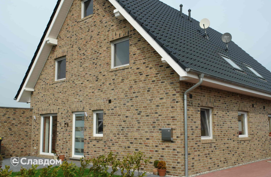 Загородный дом с облицовкой кирпичом ручной формовки MUHR Nr 16 Norderney