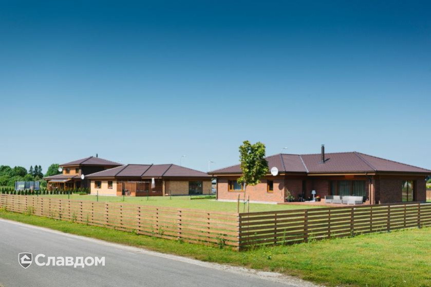 Коттеджный поселок с облицовкой кирпичом Terca Red Flame гладкий