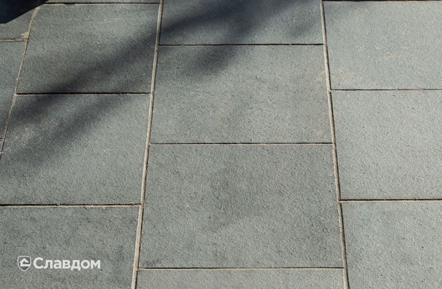 Частный дом с облицовкой плиткой Roben Formback Buntgeflammt