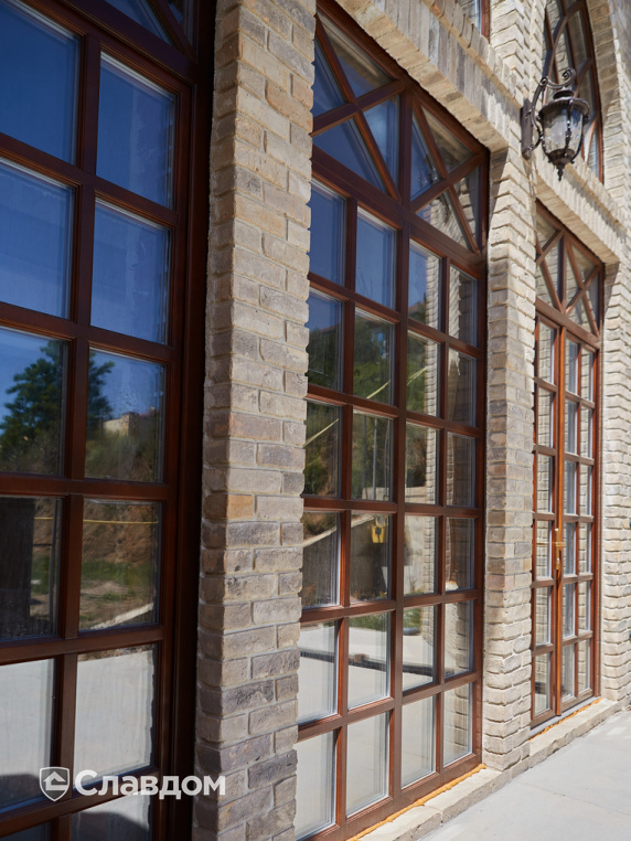 Загородный дом с облицовкой из кирпича Богандинский КЗ Лозьер