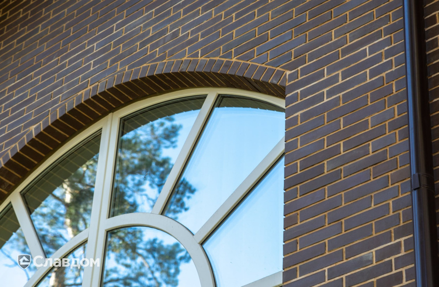 Частный дом в Ленинградской области с облицовкой кирпичом Terca 