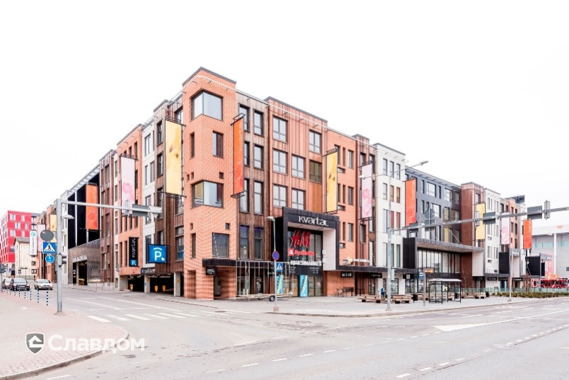 Офисное здание с облицовкой кирпичом Terca Red гладкий