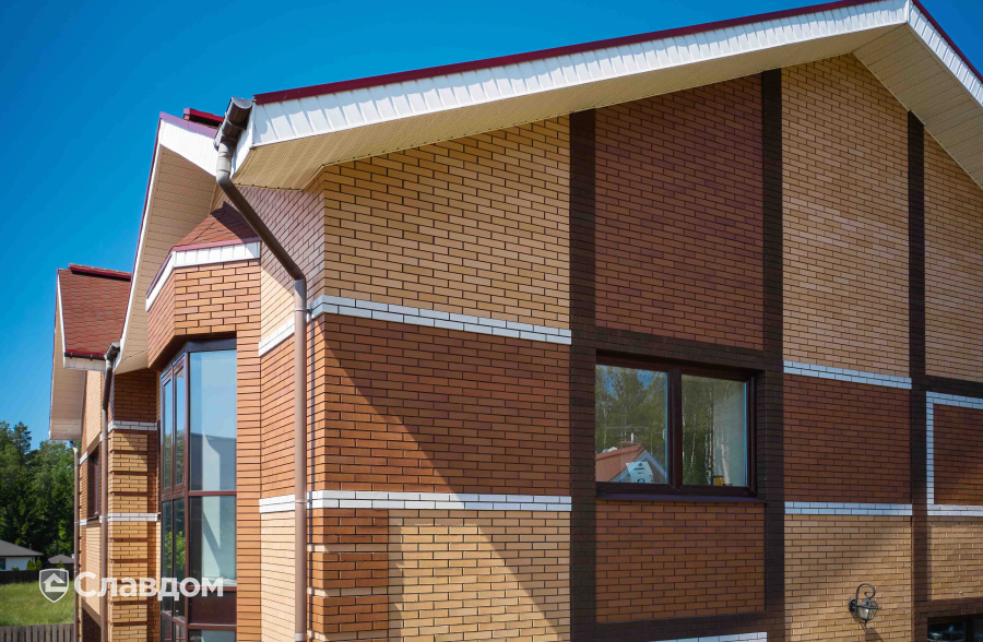 Загородный дом с облицовкой кирпичом ЛСР