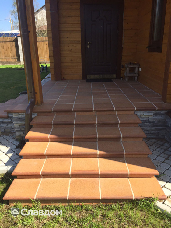 Входные группы коттеджа с применением ступеней Terraklinker (Gres de breda)