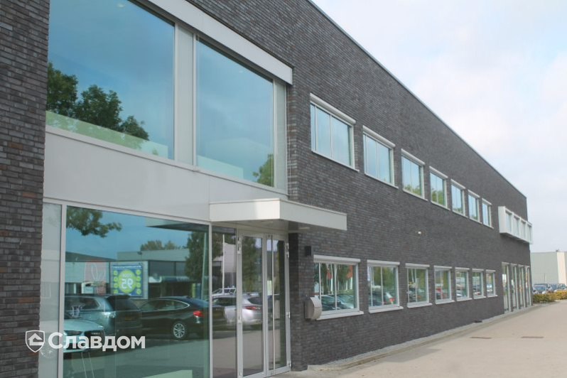 Офис Intersnack с облицовкой кирпичом Terca Rinko Falls