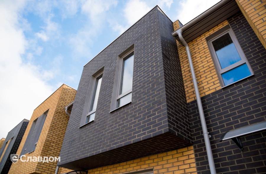 ЖК "Новые кварталы Петергофа" с облицовкой плиткой Roben Manus tonga и Faro shwarz