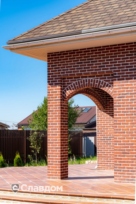 Частный дом с мощением тротуарной плиткой Выбор Старый город Листопад