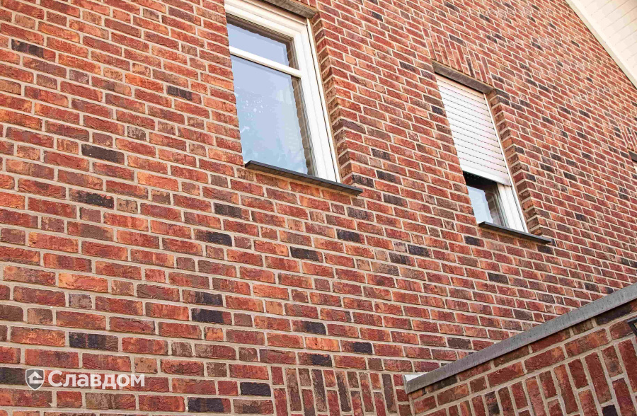 Частный дом с облицовкой кирпичом ручной формовки MUHR Nr 13 Friesland