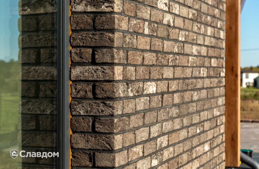 Частный дом с облицовкой из кирпича Тандем Данилово