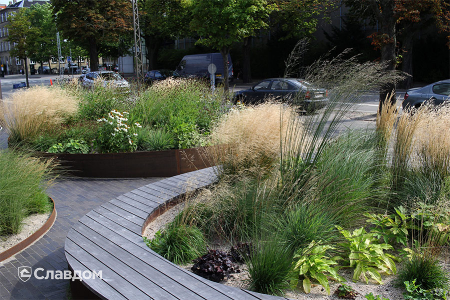 Сквер Копенгагенского университета с применением брусчатки MUHR 15 Schwarz-bunt edelglanz