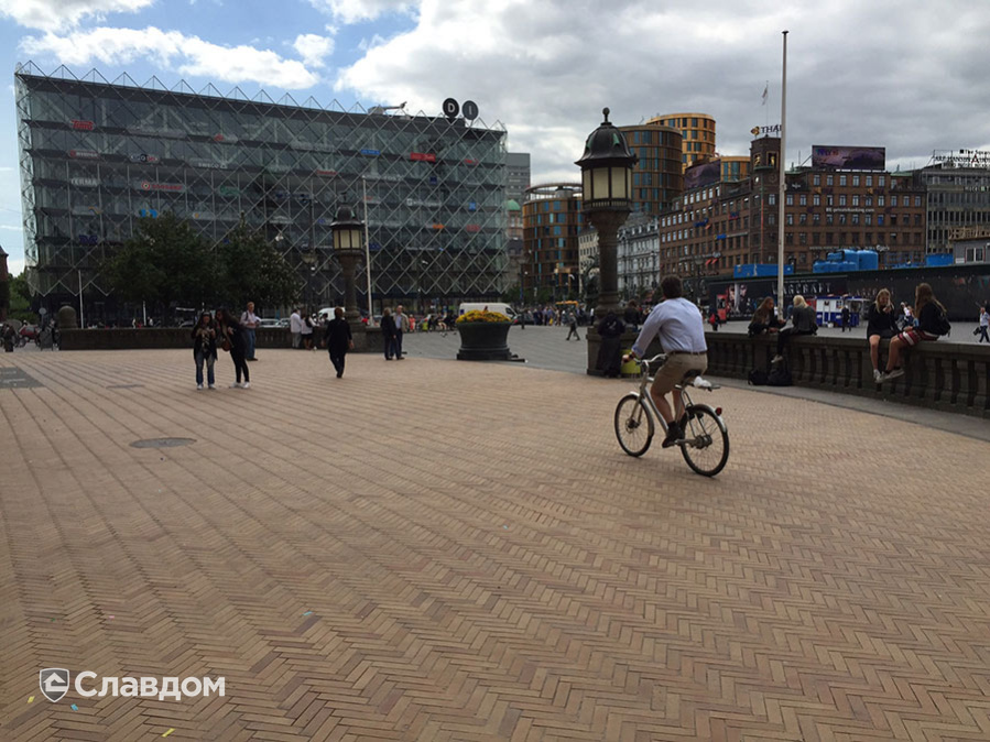 Площадь у ратуши в г. Копенгаген с применением брусчатки MUHR 06 Hellbraun Bunt