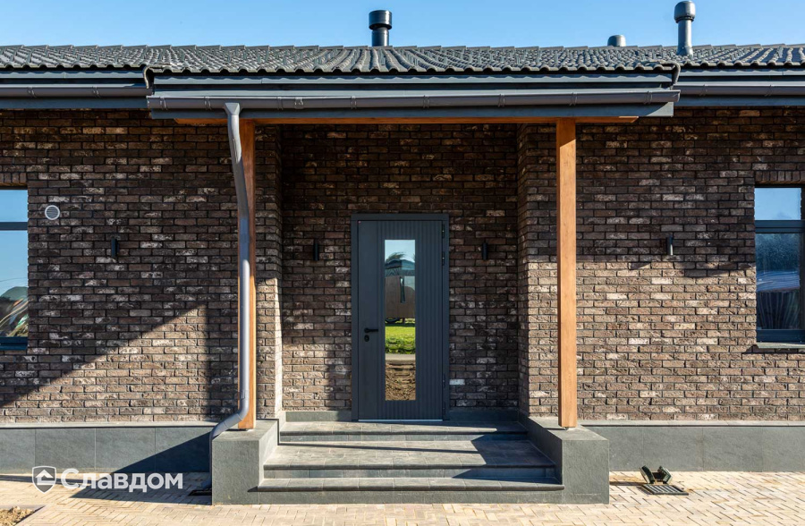 Частный дом с облицовкой из кирпича Тандем Данилово