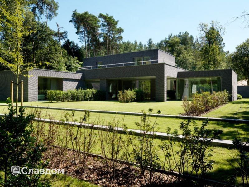 Двухэтажный коттедж с облицовкой кирпичом Terca Titaangrijs