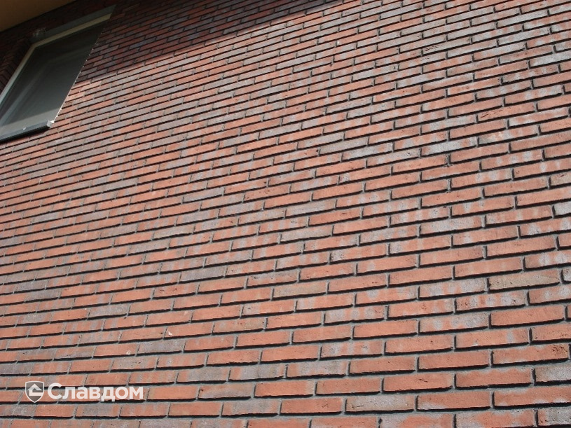 Частный дом с облицовкой кирпичом Terca HKS Kohle