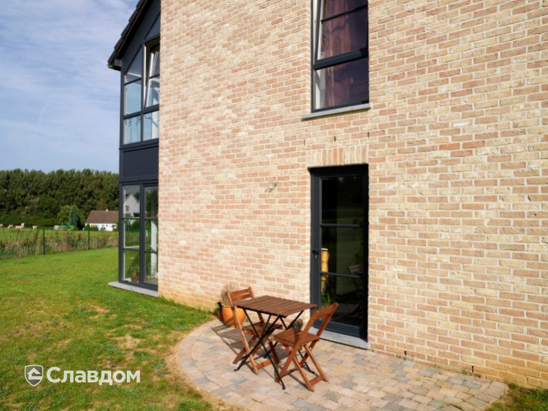 Частный дом с облицовкой кирпичом Terca Appelbloesem