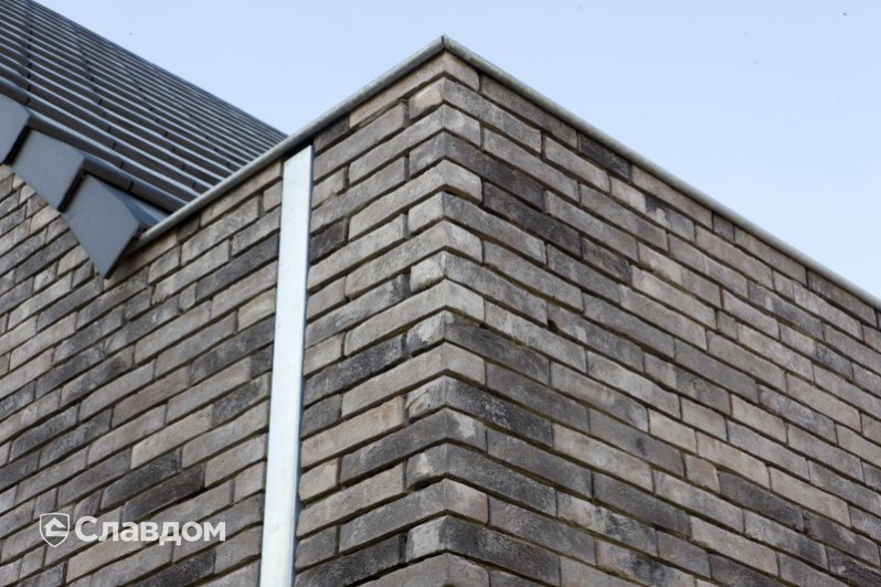 Частный дом в Гистеле с облицовкой кирпичом Terca Iluzo Grijs-zwart