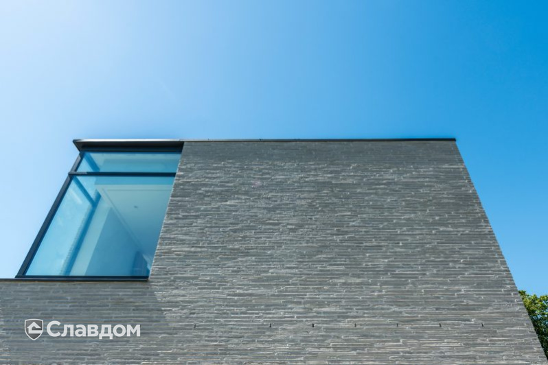 Частный дом в Бесонрье с облицовкой кирпичом Terca Polaris Wasserstrich Spezial Grijs