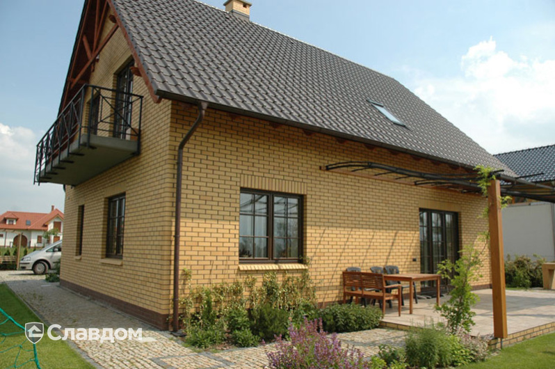 Частный дом с использовнием облицовочного кирпича LHL SAHARA 01-01-01-0105-1