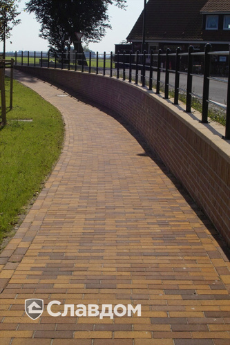 Тротуар с применением клинкерной брусчатки Penter Mediterrano