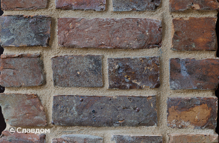 Частный дом с облицовкой кирпичом ручной формовки Сафоново Клинкер №9