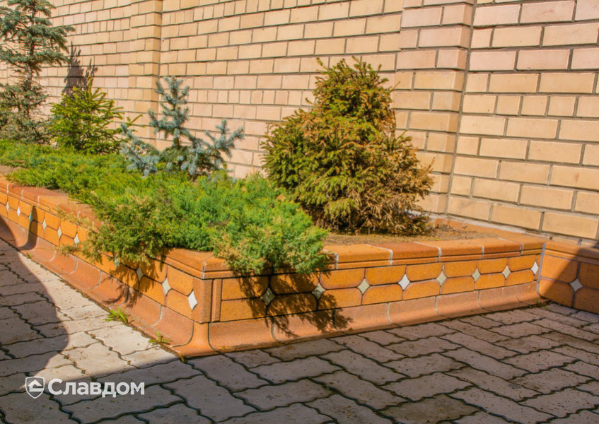 Входные группы офисного здания с применением ступеней Terraklinker (Gres de breda)