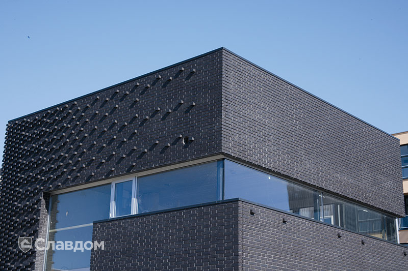 Офисное здание с облицовкой кирпичом Roben Faro Schwarz nuanciert