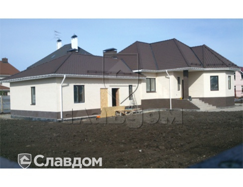 Коттедж с использованием керамической черепицы BRAAS