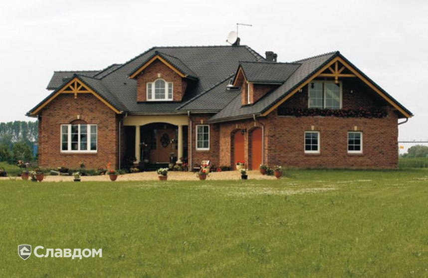 Дом облицованный фасадной плиткой LHL Carmine