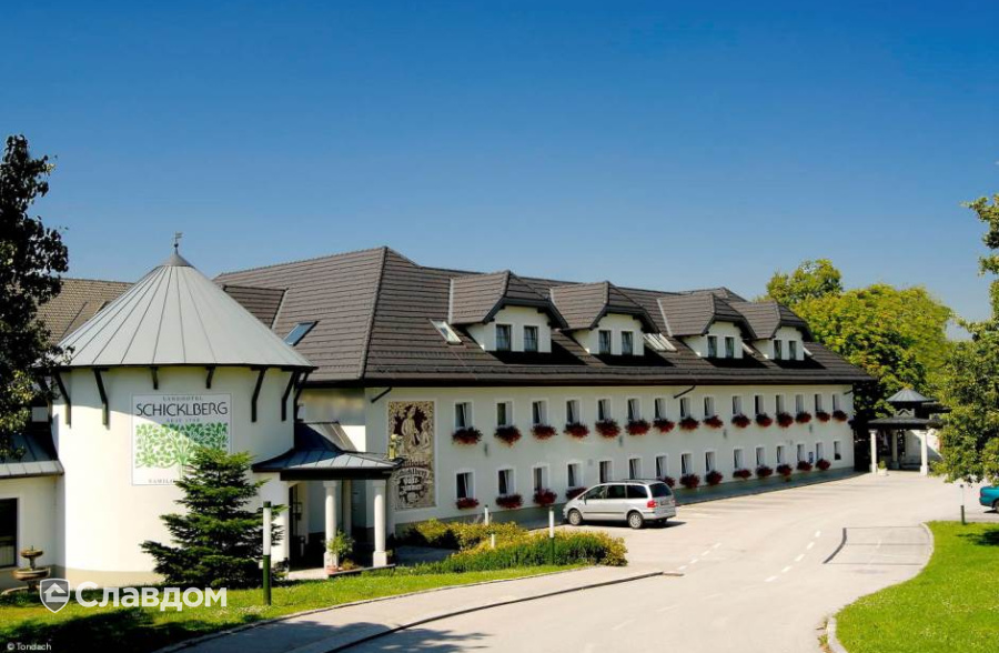 Отель с черепицей TONDACH Figaro Deluxe antracite engobe