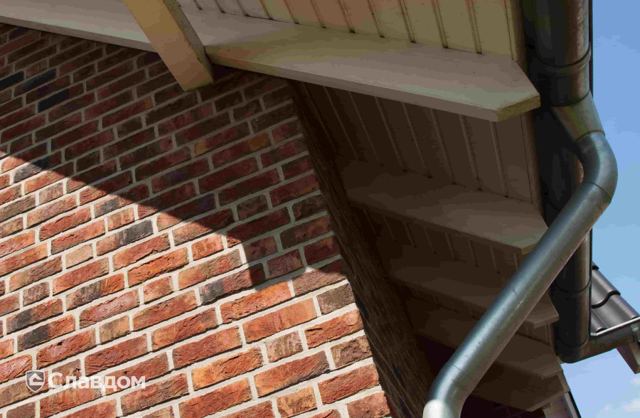 Частный дом с облицовкой кирпичом ручной формовки MUHR Nr 13 Friesland