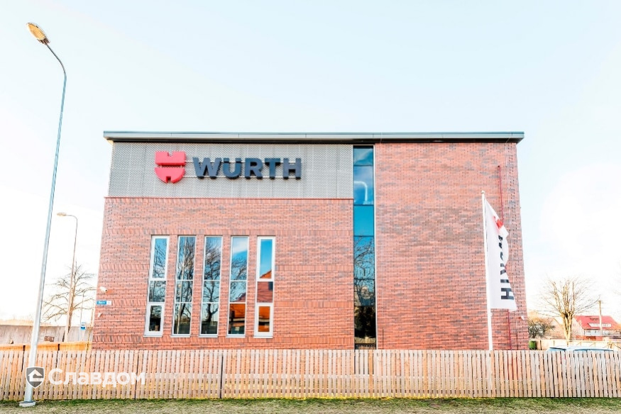 Офисное здание WURTH с облицовкой кирпичом Terca Red гладкий