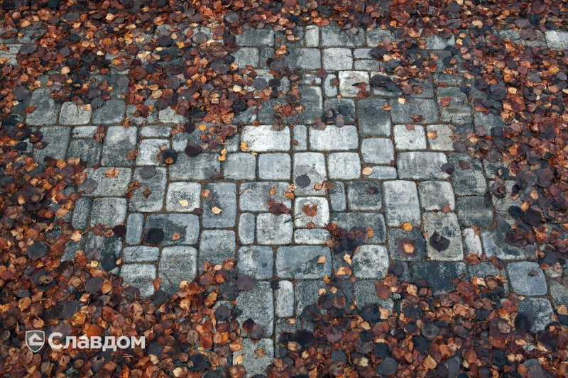 Частный дом с мощением тротуарной плиткой Старый город Кварцит