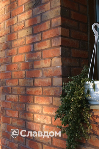 Коттедж с мансардой с облицовкой из кирпича Terca Kastanjebruin