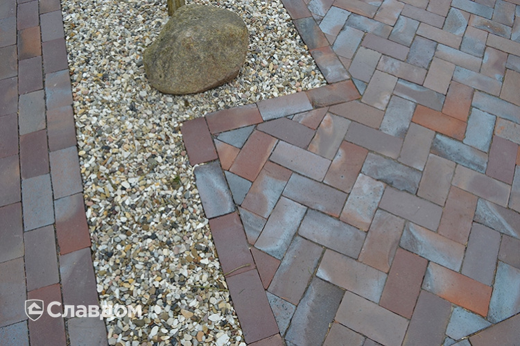 Частный дом с мощением брусчаткой LHL Antika