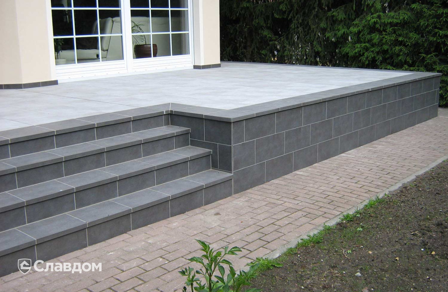 Частный дом со ступенями Stroeher Aera T 705 beton