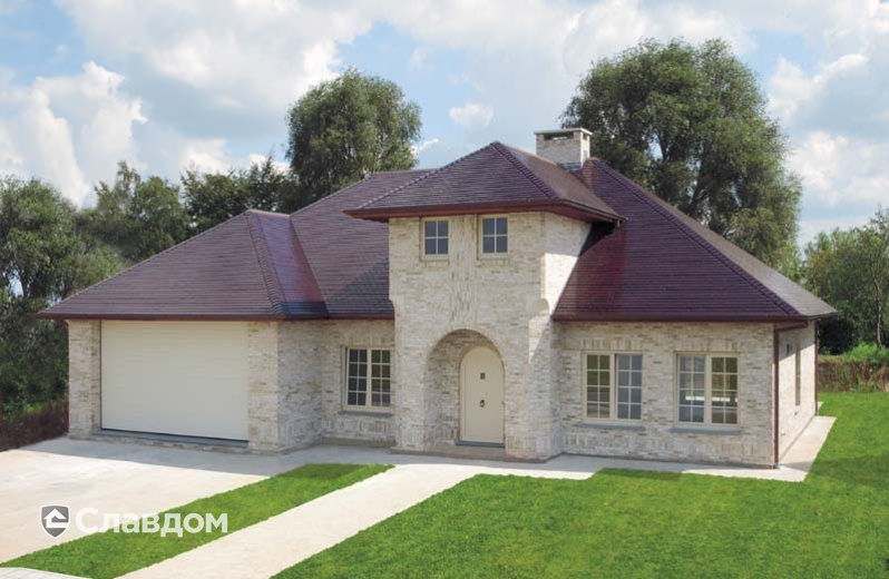 Жилой дом с применением керамической черепицы Koramic 301 Plain Tile Smooth Wine Red Glazed