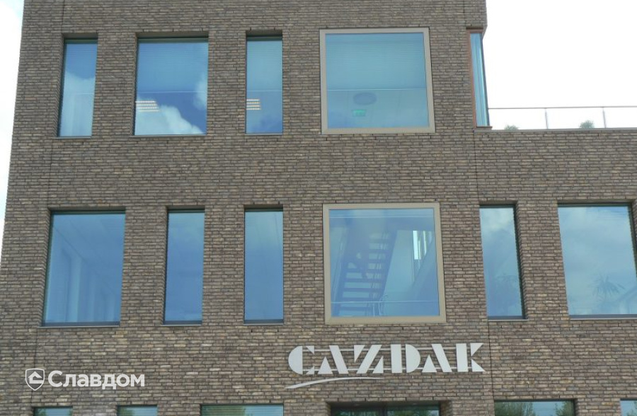 Офис Cazdak с облицовкой кирпичом Terca Klampaert Kalk Genuanceerd