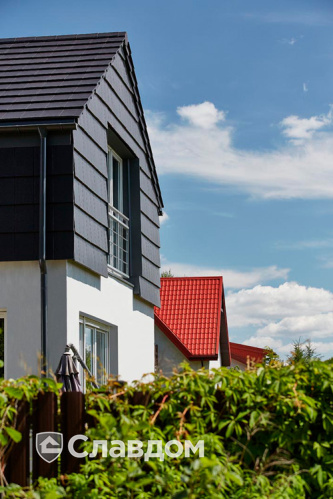 Частный дом с применением керамической черепицы Koramic Orea 9 anthracite matt engobe