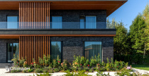 Частный дом с облицовкой кирпичом Terca Rinko Falls