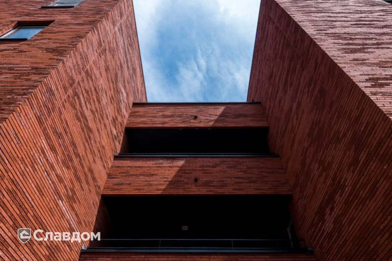 Жилой дом в Генте с облицовкой кирпичом Terca Marono Rood