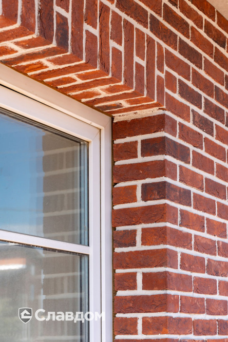 Частный дом с мощением тротуарной плиткой Выбор Старый город Листопад