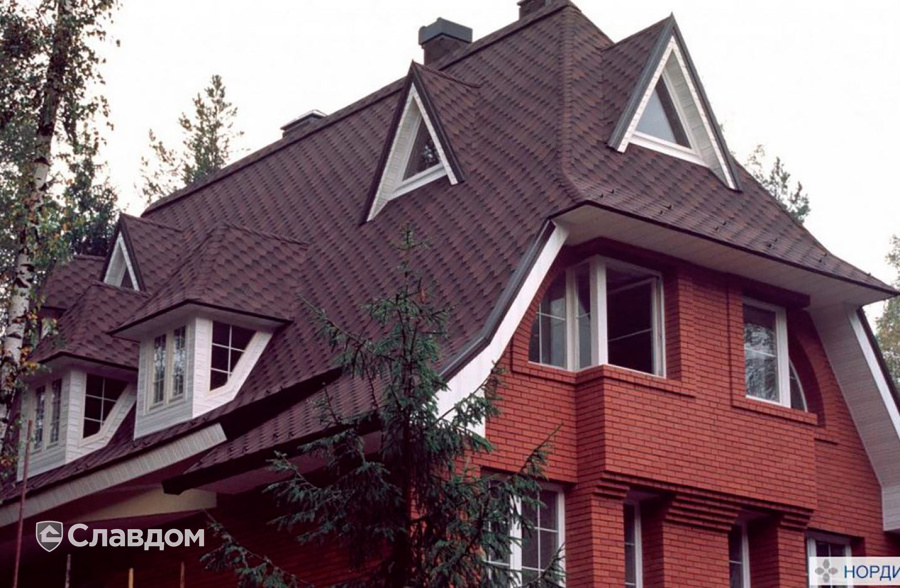 Загородный дом с применением мягкой кровли TEGOLA Нордик Коричневый с отливом