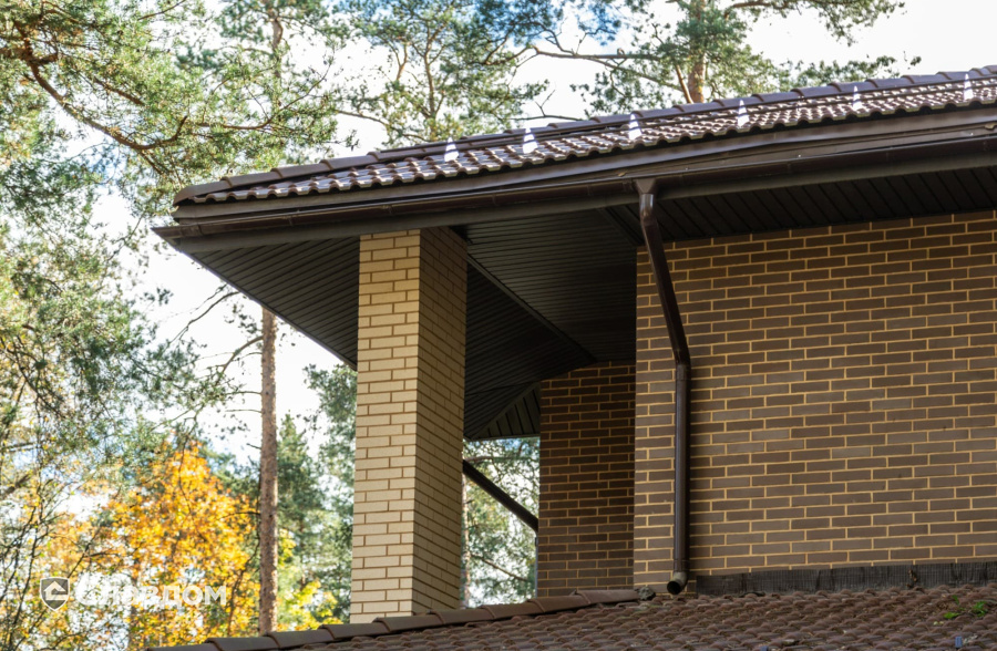 Частный дом в Ленинградской области с облицовкой кирпичом Terca 