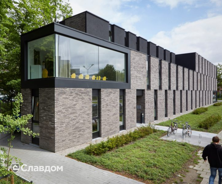 Студенческое общежитие в Генте с облицовкой кирпичом Terca Iluzo Grijs-zwart