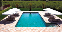Бассейн с применением плитки Gres Aragon Itaca Mix