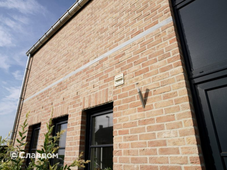 Частный дом с облицовкой кирпичом Terca Appelbloesem