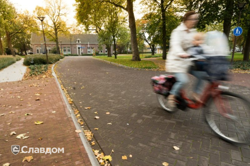 Железнодорожная станция с применением брусчатки Penter Argenti, Bruno и Mastiek