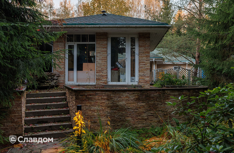 Частный дом с облицовкой кирпичом ручной формовки Сафоново Клинкер №9