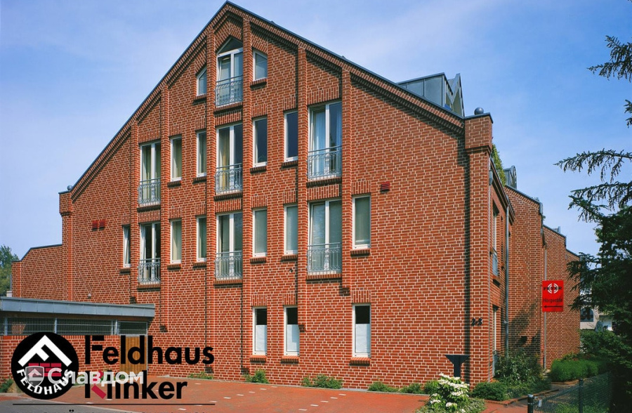 Отель с облицовкой кирпичом Feldhaus Klinker 400 carmesi liso