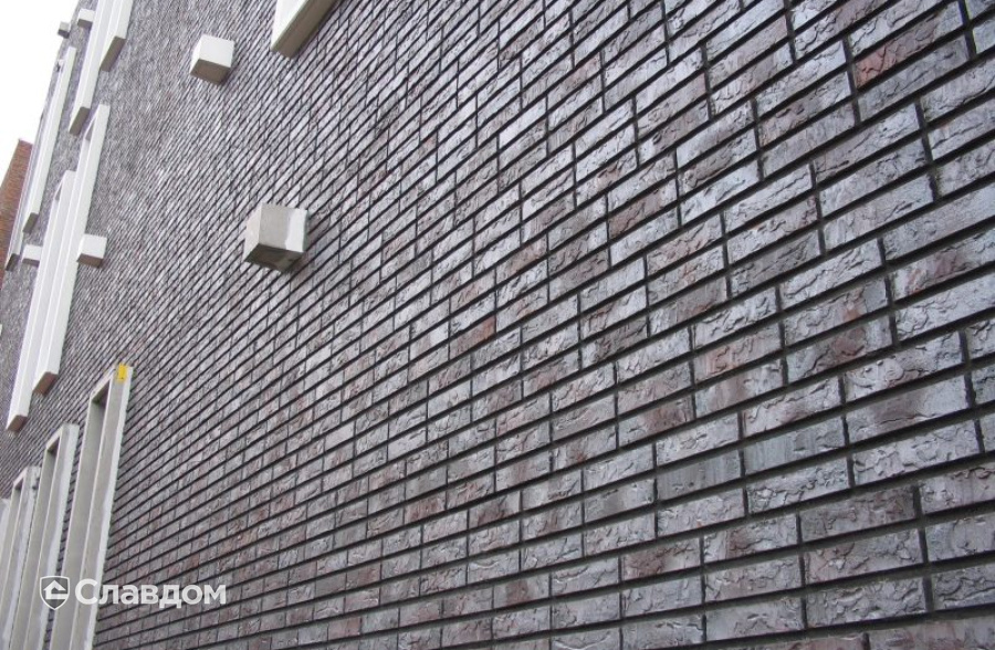 Арт-центр Kunstkwartier с облицовкой кирпичом Terca Cedarwood